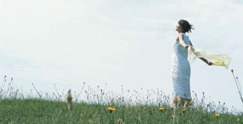 自由を満喫する女性